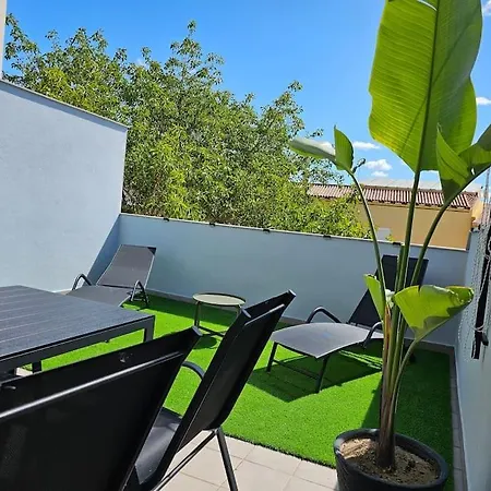 Cms Center Penthouse With Sunny Terrace & Parking Malaga